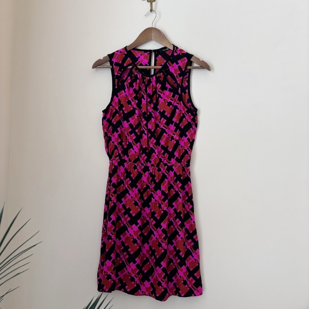 Alice & Trixie Vibrant Fuchsia Geometric Print Sleeveless Silk Shift Dress Small